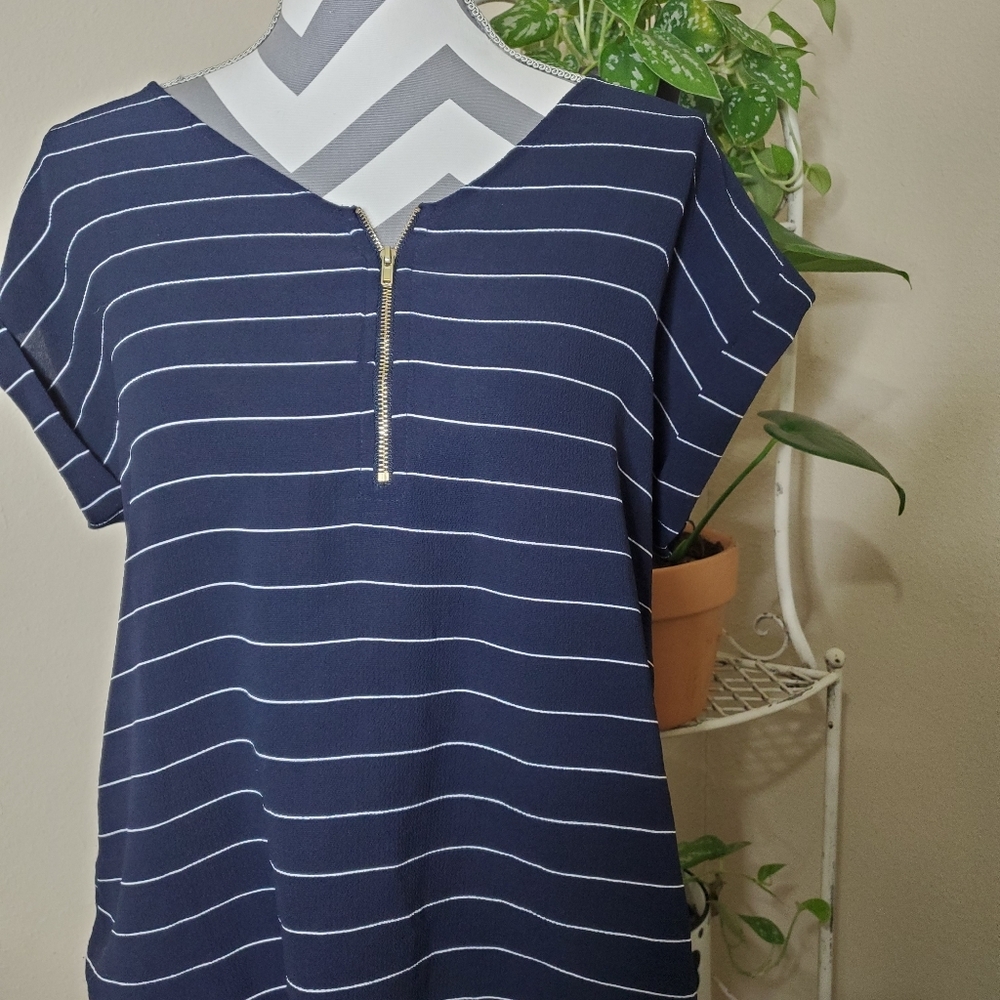 Shirts‎ - Picture 2 of 8